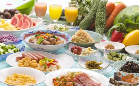 Royal Hotel 沖縄残波岬【特典付】一泊朝食付ペア宿泊券（8階以上ハイフロアルーム・オーシャンビュー）