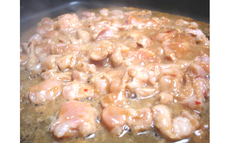 羽後和牛 タレ漬けホルモン うどん付き 400g×2個 秋田県 羽後町【ライブストックさとう】 牛肉 麺類 肉の加工品 新鮮 オリジナル 野菜 蒸し焼き 焼うどん 
