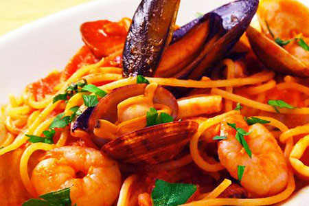 ラ・ヴォーリアマッタ大宮店 特産品プレミアムディナーコース 3名様（1年間有効） お店でふるなび美食体験 FN-Gourmet746374