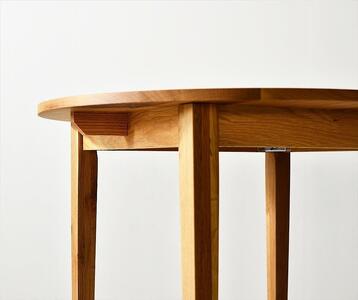 ＮＯ１ラウンドテーブル９０　オーク 丸いテーブルでダイニングをカフェスペースに　オーク無垢材 円テーブル ダイニングテーブル