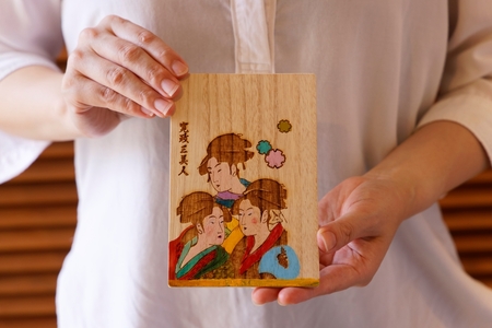 【谷中・箱義桐箱店】桐はがき[1枚]の塗り絵体験チケット（1名様分／60分）_0154-003-T04