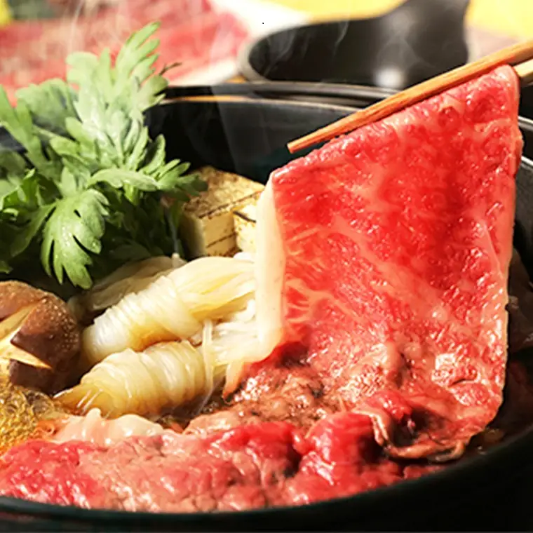 【和牛セレブ】 松阪牛 すき焼き ・ しゃぶしゃぶ （モモ） 750g 肉 牛 牛肉 和牛 ブランド牛 高級 国産 霜降り 冷凍 ふるさと 人気 モモ肉