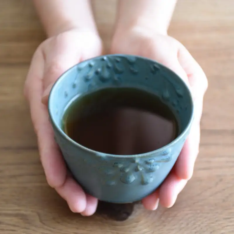 いっちん文様 陶器製 そば猪口 亜麻色と錆浅葱色の仲良しペアセット 食器 陶器 器 小鉢 おちょこ 手づくり 焼き物 おしゃれ 広島県 呉市 ku016-008-r