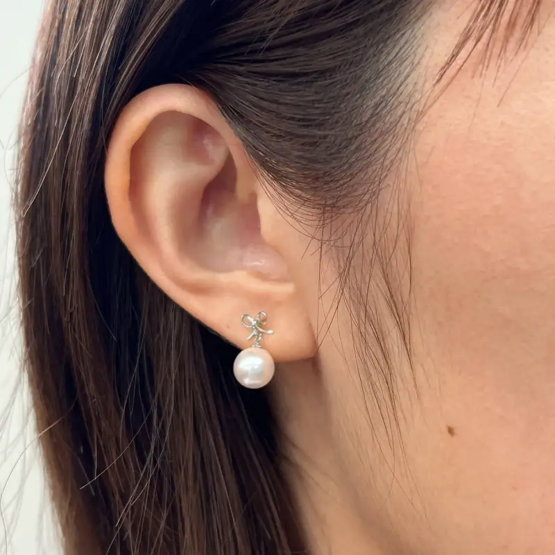 S101-283-p14WG_7.5-8mm あこや真珠 りぼん リボン スタッドピアス ピアス ピンク 18金 【ピアス：K14WG】