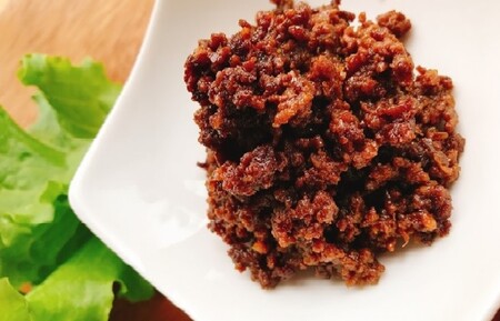 【惣菜の定期便【近江牛惣菜の会】全4回】肉 牛肉 ハンバーグ 肉みそ コロッケ すじ 煮込み ブランド牛 三大和牛 和牛 黒毛和牛 おかず お惣菜 滋賀県 竜王