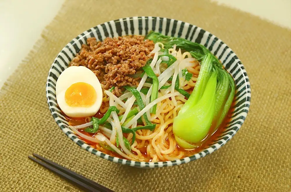 幻の玉ねぎ札幌黄ねりこみ！札幌苗穂元町ラーメン16食セット