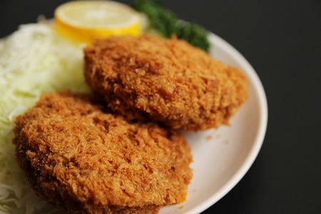 【もぉーっと近江牛惣菜の会】全6回 肉 牛肉 ブランド牛 三大和牛 和牛 黒毛和牛 贈り物 ギフト プレゼント 冷凍 滋賀県 竜王