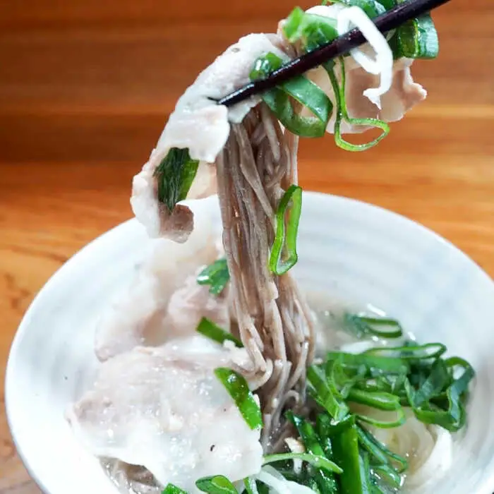 島原手延そば 桐箱入 50g×50束 計2.5kg / そば 蕎麦 麺 乾麺 ギフト 贈答 / 南島原市 / 吉岡製麺工場 [SDG007]