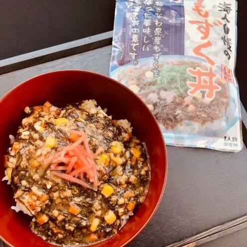 【読谷村漁業協同組合】もずく丼5パック・イカスミ汁3パック