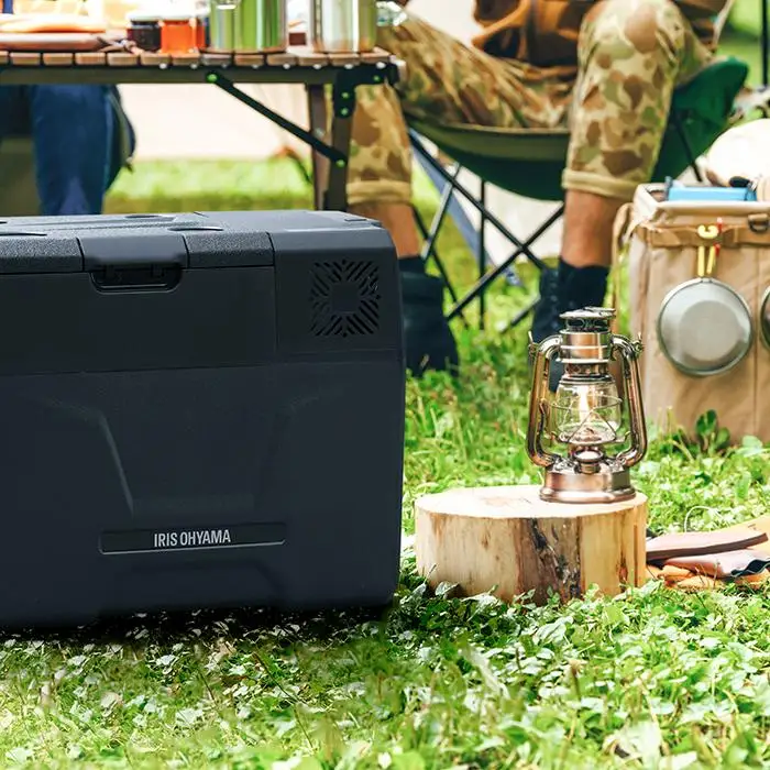 ポータブル冷凍冷蔵庫 小型 アイリスオーヤマ 40L ブラック IPD-4A-B2 ｜ 冷蔵庫 新生活