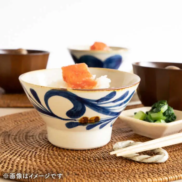 【波佐見焼】茶碗 2点セット 巻唐草紋×一珍水玉紋 藍ブルー 【藍染窯】 ペア 和柄 くらわんか碗 [JC91]