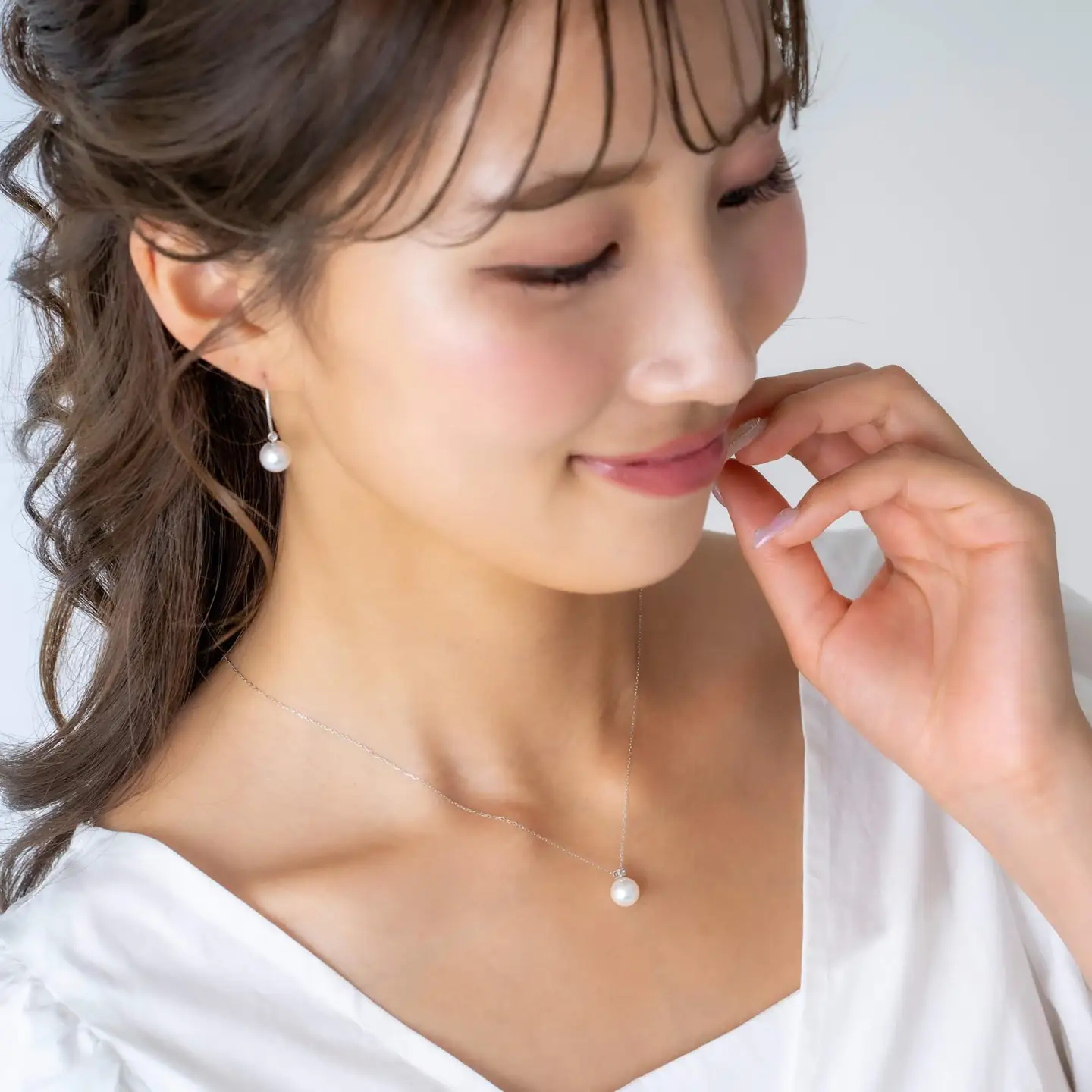 12月 誕生石 タンザナイト 無調色 アコヤ真珠（日本） 8.0mm ラウンド Pt900 プラチナ ペンダント ネックレス（チェーン付き）
