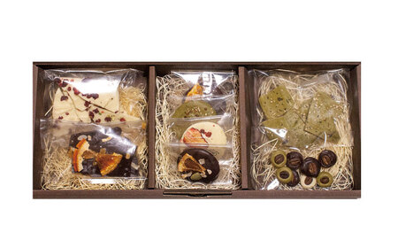 チョコレートギフトセット【M】国産ドライフルーツ使用 ナッツ 美濃白川茶 スイーツ 贈答【11月から2月発送】 岐阜市/就労継続支援B型事業所 アンドワークス [ANDA008]
