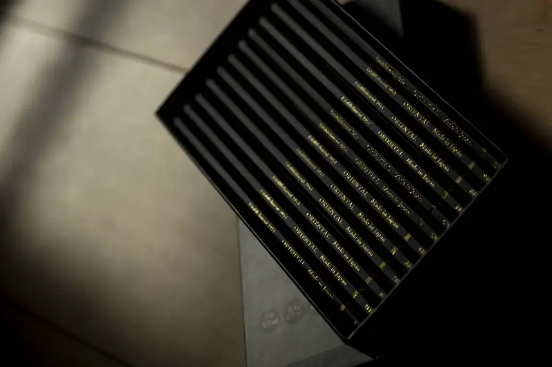 TWELVE　BLACK　PENCILS ～12本の極上黒えんぴつ～