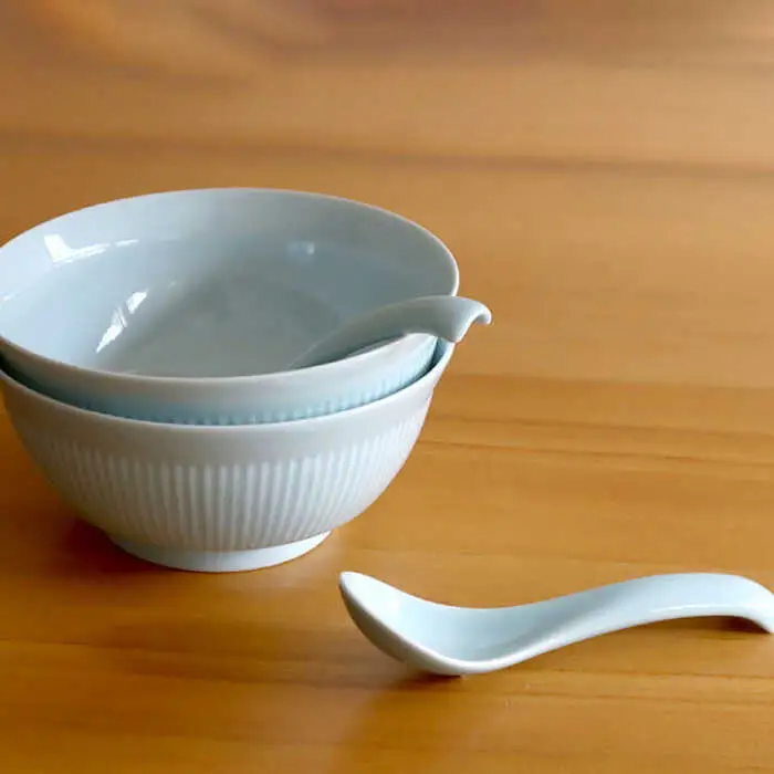 【白山陶器】【2人分の食器】よしず彫6寸めん丼とレンゲ 青白釉 4ピースセット[TA142]