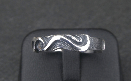 Small undulation ring スモール アンジュレーション リング ｜ 指輪 うねり 普段使い 重ね付け しやすい シルバー アクセサリー 波 925 ハンドメイド 選べる サイズ ジュエリー 人気 シンプル ギフト プレゼント 年末年始 お中元 お歳暮 内祝い 快気祝い