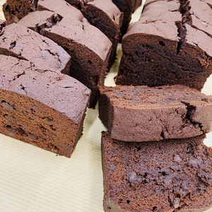寝屋川市育ちのパティシエが作る「のうこうチョコパウンドケーキ(チョコチップ入り)、パン・ド・ジェーヌ」詰め合わせ [0618]