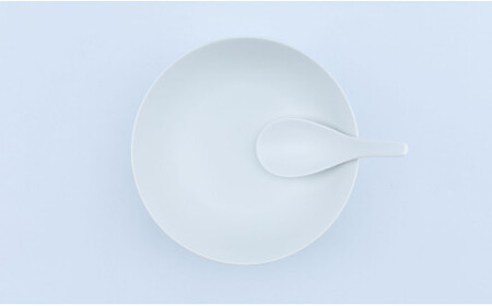 有田焼 究極のラーメン鉢 Colors ホワイト レンゲ付【まるぶんオリジナル】食器 器 うつわ 麺鉢 ラーメン鉢 丼 丼ぶり どんぶり シンプル おしゃれ マット くすみカラー 白 電子レンジ対応 A24-182