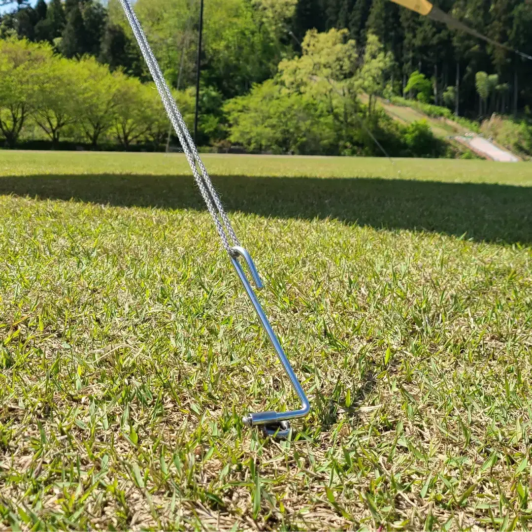 ハンマー不要の回転式ペグ [くるくるペグ] 8本セット ステンレス製 燕三条製 防災用品 テントペグ キャンプ用品 アウトドア用品 【024S032】
