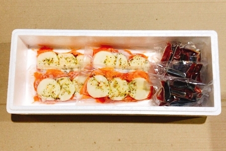 スモークサーモンカプレーゼ3～5P(計600g)＆鮭とば100g×3P B-09099
