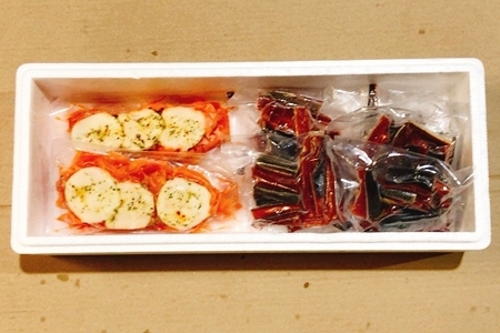 スモークサーモンカプレーゼ3～5P(計600g)＆鮭とば100g×5P C-09050