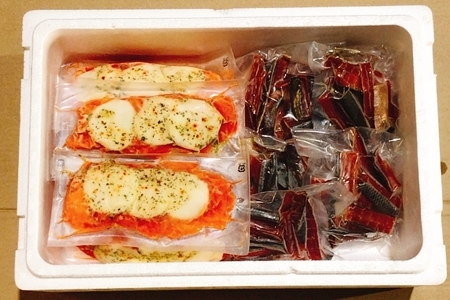 スモークサーモンカプレーゼ8～12P(計1.5kg)＆鮭とば100g×9P D-09045
