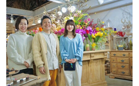 【12回定期便】季節のおすすめ生花花束一対 お供え 供花 初回花瓶付 【株式会社tomoni】 [ATCG030]