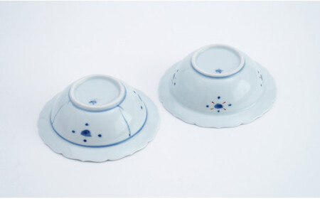有田焼 13cm 輪花小鉢 2柄セット【福珠窯】染付芙蓉手双鹿図 染錦更紗紋 和食器 食器 うつわ 器 鉢 2個 セット 手描き 煮物 和え物 お祝い お正月 A45-317