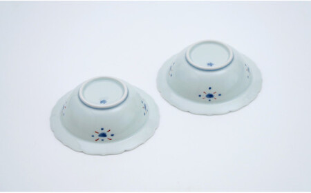 有田焼 13cm 輪花小鉢 2柄セット【福珠窯】呉洲赤絵格子見込福字 天啓赤絵群馬図 和食器 食器 うつわ 器 鉢 小鉢 2個 セット 花渕 染付 染錦 手描き 古典 和え物 煮物 ハレの日 ハレの器 A45-318