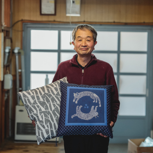 座れるクッション　cocioroso 白樺　青磁  