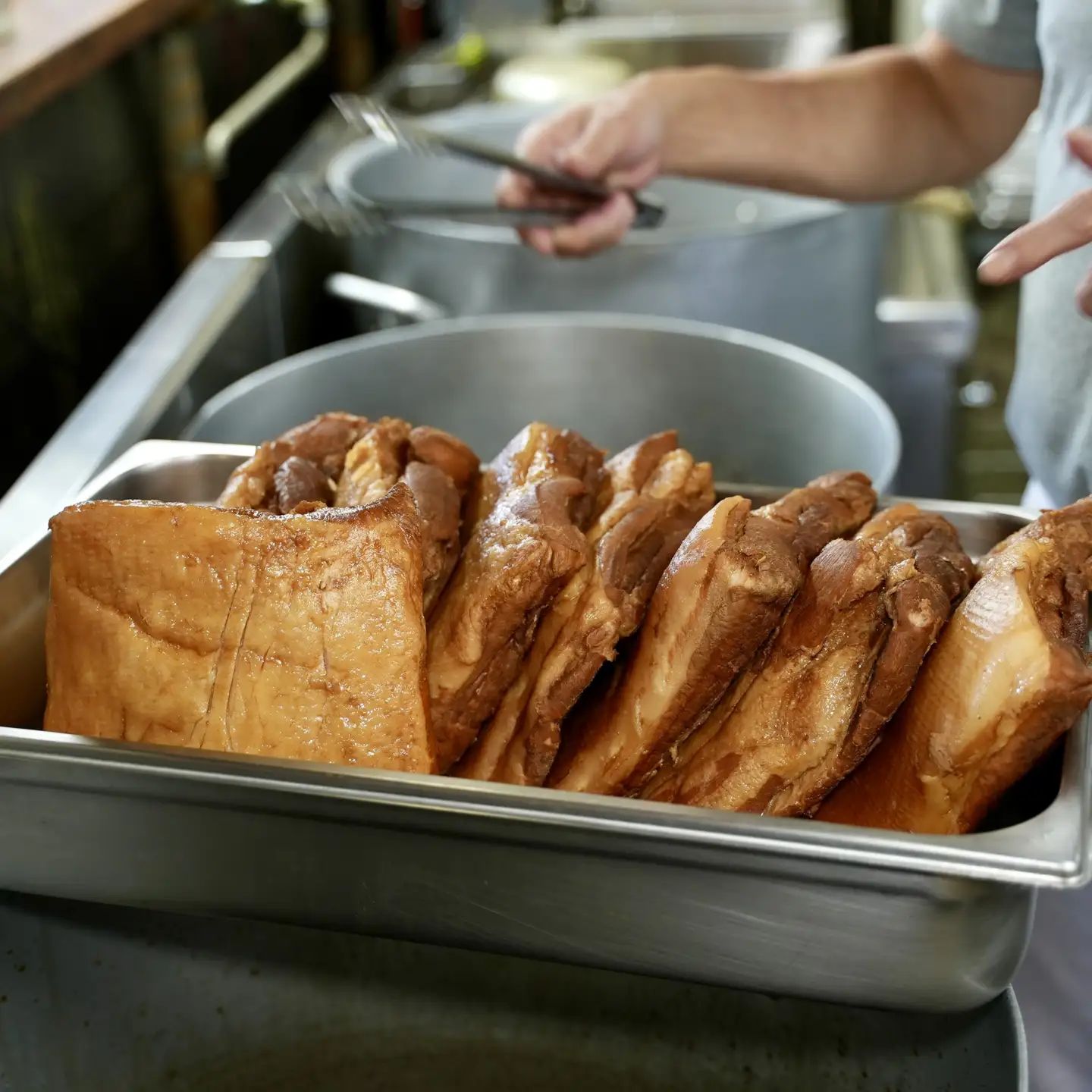 にくにく工房の美味セット ハンバーグ×２ コロッケ×３ メンチカツ×３ チャーシュー(切り落とし)×２ 和牛 チャーシュー等使用 ギフト お土産【07208-0251】