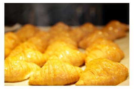 [おうちで焼きたて！] プチクロワッサン100個 (冷凍生地) [0721]