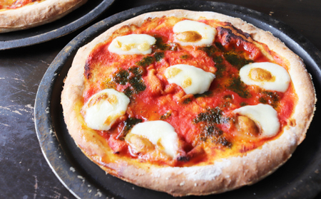 26-169．サクサク食感で大人気！手仕込みピッツァ3種類食べ比べセット