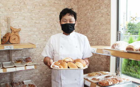 安来のなつかしパン おたのしみセット（9～12個）【レトロ 懐かしい 食パン 菓子パン バタークリーム 冷凍 セット 詰め合わせ 給食 パン ごはん おやつ 朝食 おすそ分け 島根県 安来市】