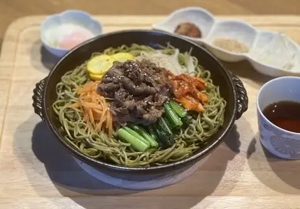 ラー麦使用！八女茶の茶そば 太麺 風味豊か 挽きたて 茹でる 焼きそば 瓦そば アレンジレシピ 福岡県 八女市 027-005