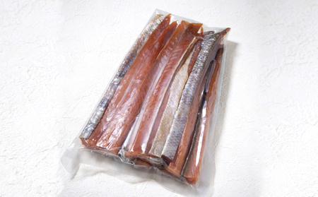 スモーク仕立てソフトタイプ鮭とば500g（250g×2）オホーツク枝幸産【めじか鮭の燻製】高田商店 【 魚貝類 サーモン 北海道 オホーツク 枝幸 】