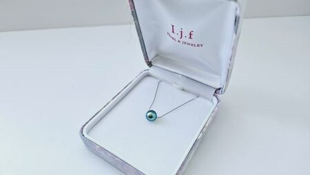 鮮やかなブルーグリーンの輝き、プラチナパールﾍﾟﾝﾀﾞﾝﾄ あこや ペンダント プラチナ 真珠 伊勢志摩 珠数 志摩 アクセサリー ギフト パール 母の日 ホワイトデー クリスマス 入学式 冠婚葬祭