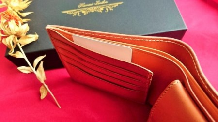 紅花染めサドルレザーの二つ折りウォレット FZ26-701