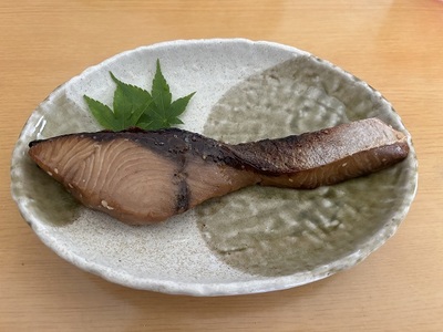 天然ぶり味醂干し　独自調合　自社釜にて焚き上げた味醂ダレ使用【uosk0011】