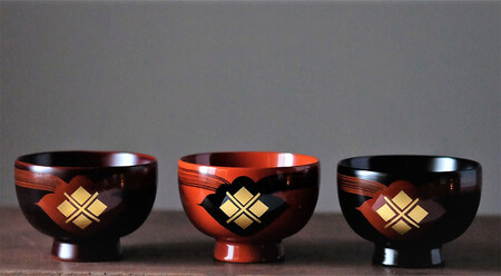 汁椀　花塗り　秀衡一つ雲　1個（溜め色） / 漆器 お椀 吸い物椀 おわん 食器 漆椀 漆塗 うるしぬり 手塗り 木製 伝統工芸品 和 お正月 高級 結婚 新築祝い お祝い 贈答 贈り物 プレゼント ギフト 香典返し お返し おもてなし【ocy915-hit-1-tA】