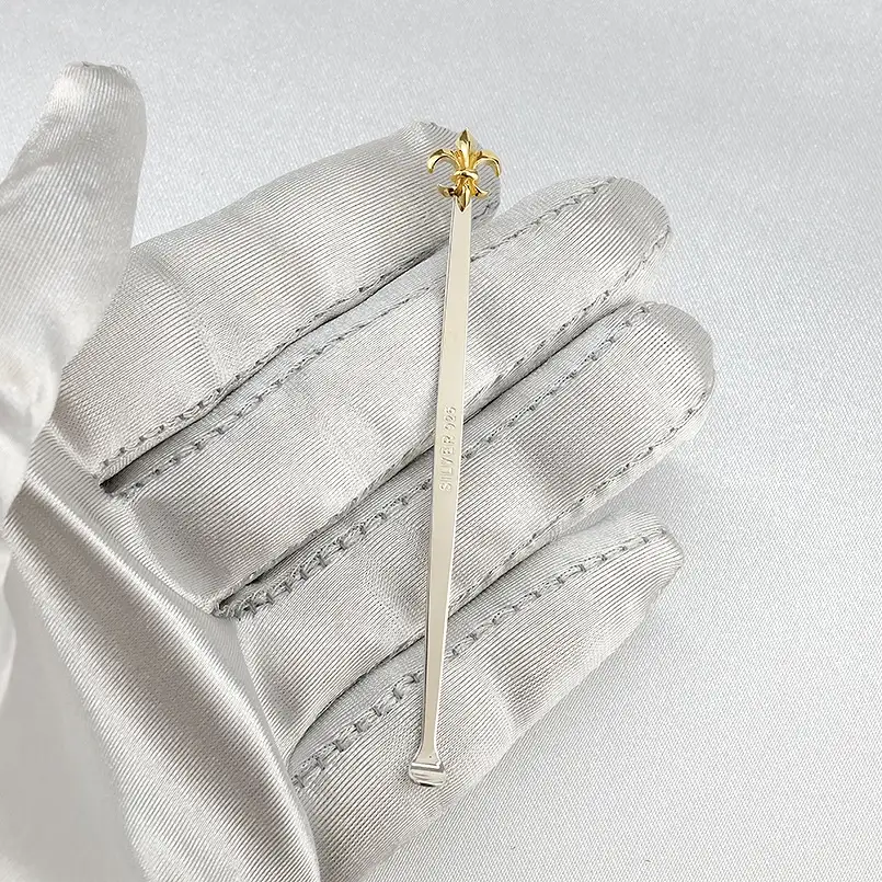  純金 耳かき 24金 ゴールド k24 百合の紋章 ユリの紋章 シルバー 24k sv925 高級 贈答 プレゼント ギフト お礼 贈り物 桐箱入り 記念日 山梨県 昭和町 送料無料 管理番号230920100y SWAA142