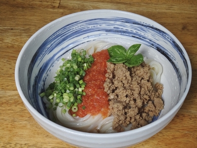 【万葉うどん 食事券（9,000円分）】 湧水でこね上げた麺と、こだわり素材のだし。金時山 矢倉岳 夕日の滝 足柄峠 登山 ランニング サイクリング 日帰り 旅行【 食事券 神奈川県 南足柄市 】