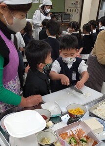 子ども食堂とフードパントリーへの支援（10,000円）
