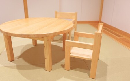 【国産ヒノキ・無垢の木】ヒノキのいす(ひじ掛けあり)_0歳児向け N-mp-A02A