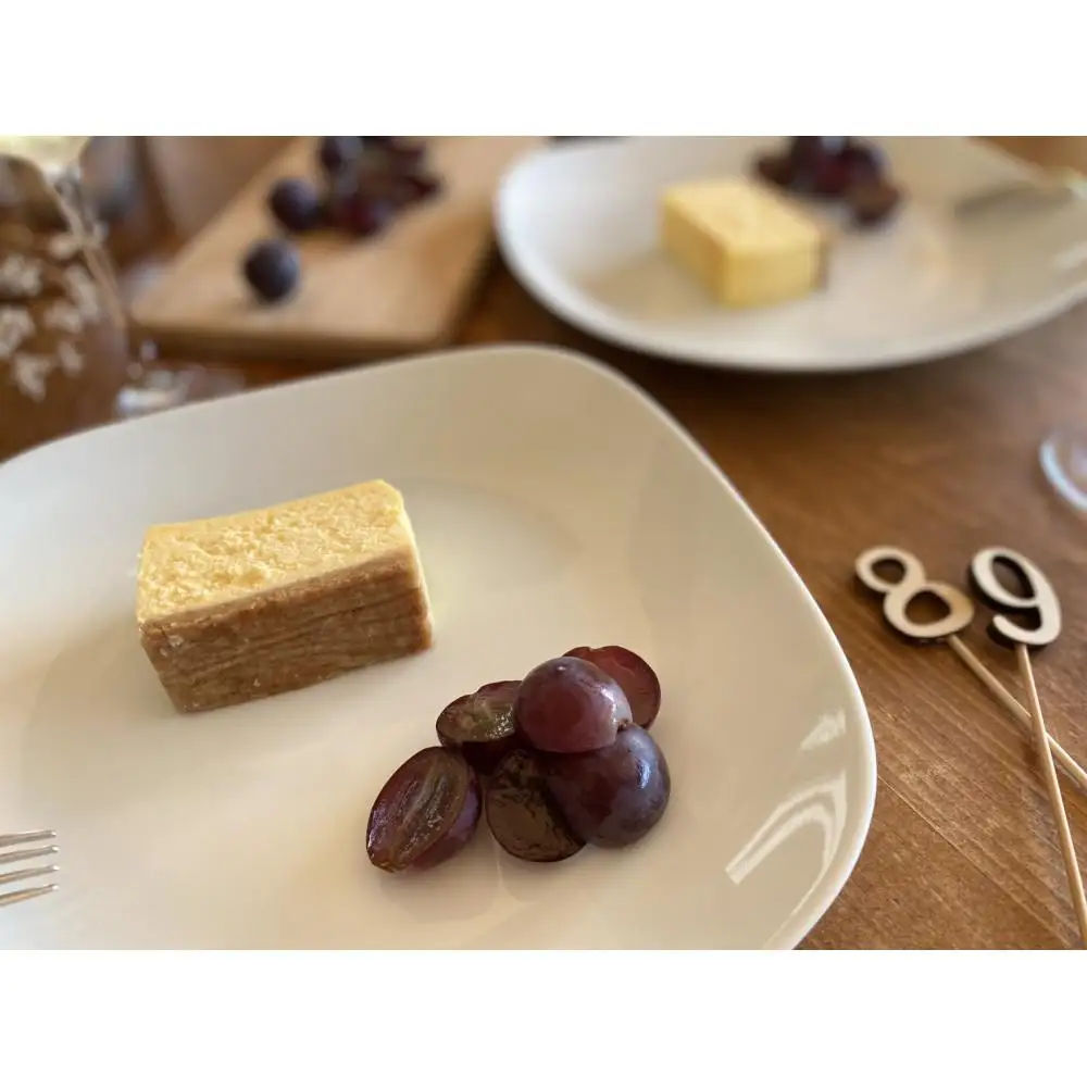 ハグするチーズケーキ　【プレーン味/まるごと１本】(プリザーブドフラワー付）