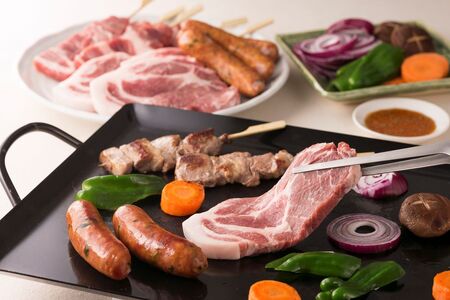 黒岩豚太くん 肩ロース ブロックB 2.5kg　豚肉 ブロック （くろいわ産地直売所）お歳暮 ギフト  四元豚 希少豚 お米育ち豚 岩手県 北上市 F0157