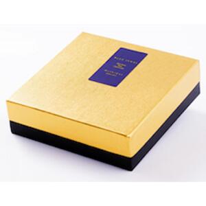 Blue Jewel ブルージュエル - Gift Box of 9 piece -　【お菓子・チーズケーキ・ブルーの輝き・宝石・スイーツ・レアチーズケーキ・ヨーグルト・濃厚・ホワイトチョコレート・ブルーベリー味】