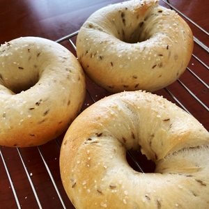 [ふわもちベーグル] 乳製品不使用セット4種 (プレーン3個・黒糖3個・全粒粉3個・クミン3個) [1649]