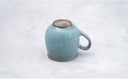 有田焼 貫入丸マグカップ【梶原大敬 茂正工房】器 うつわ 食器 マグカップ マグ カップ コップ コーヒーマグ 青磁 貫入 青 作家 手作り 手仕事 ろくろ シンプル 電子レンジ対応 30000円 3万円 A30-785