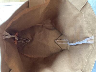 「ここで少し休むのもいいな。」ミニトート【カフェオレ】